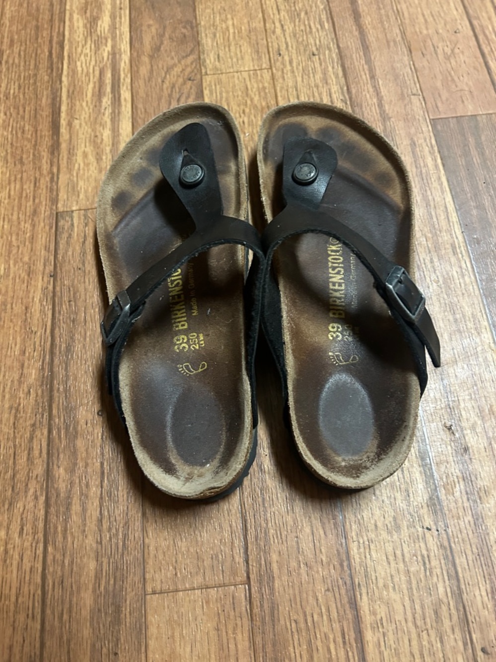 Birkenstock Black Leather T-Strap Thong Sandals - Picture 4 of 6